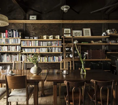 Retro book café in a renovated traditional Nara townhouse — Café Franz Kafka｜Food and Beverage Establishments｜Project