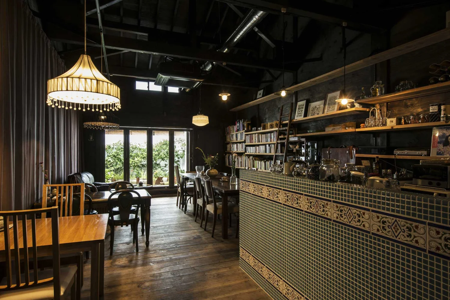 拆除厨子二楼后的挑空空间，最大层高达5.8米。