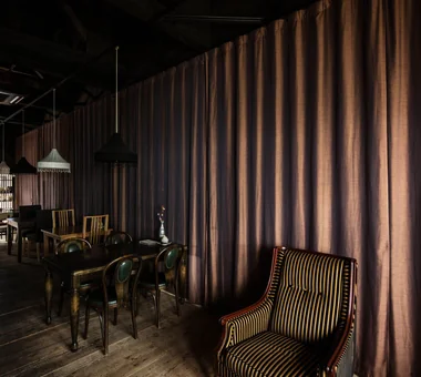 Retro book café in a renovated traditional Nara townhouse — Café Franz Kafka｜Food and Beverage Establishments｜Project