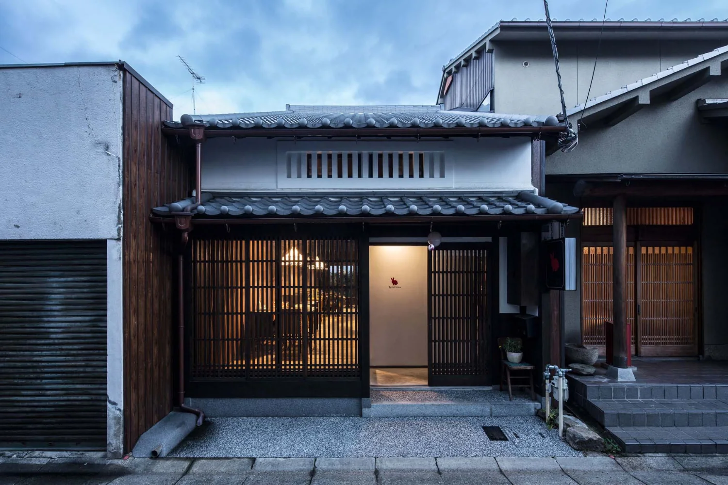 改造自奈良町町屋的复古书店咖啡馆