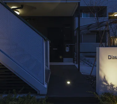 Integrated Exterior Solution for Two Adjacent Rental Apartment Buildings | D and T Apartments｜Condominium｜Project