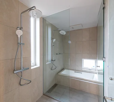 nest: House with a Courtyard in Kashiwa City｜Homes Featuring Courtyards｜Custom-built house｜Bathroom