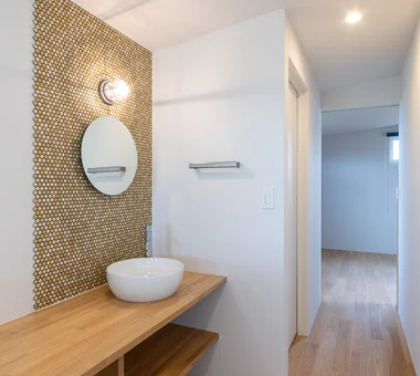 nest: House with a Courtyard in Kashiwa City｜Homes Featuring Courtyards｜Custom-built house｜Corridor