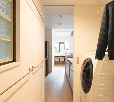 swing: Condominium Renovation in Nishi-Ogikubo｜Homes with Dedicated Workspaces｜Custom-built house｜Lavatory