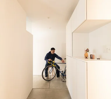 swing: Condominium Renovation in Nishi-Ogikubo｜Homes with Private Gyms｜Custom-built house｜Storage