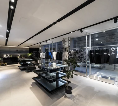VUZZRY VALDR Flagship Shop｜Project
