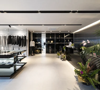 VUZZRY VALDR Flagship Shop｜Project