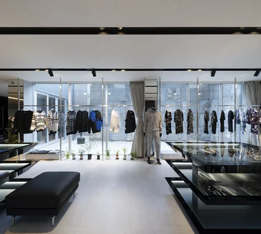 VUZZRY VALDR Flagship Shop｜Project