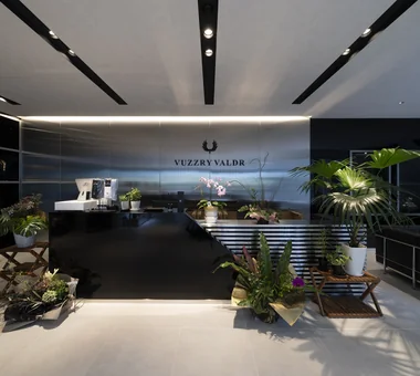 VUZZRY VALDR Flagship Shop｜Project
