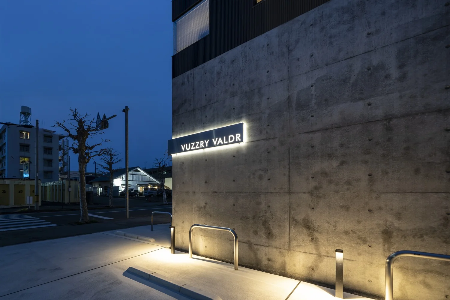 VUZZRY VALDR フラッグシップショップ