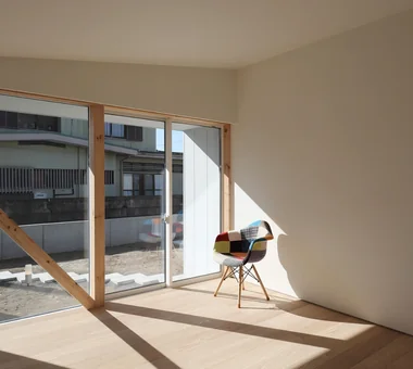 朋友｜斜顶/斜面天花板住宅｜客厅｜定制住宅