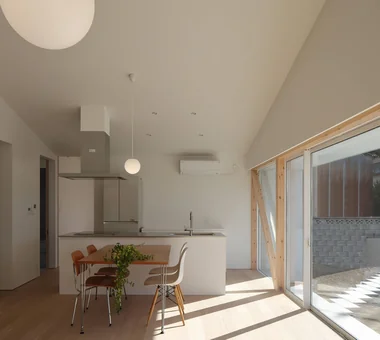 朋友｜斜顶/斜面天花板住宅｜餐厅｜定制住宅