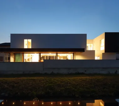 truth｜帶連續帶狀窗的住宅｜房屋導覽｜客製化住宅