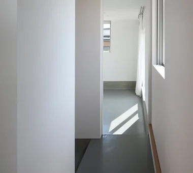 there｜饱览四季美景的住宅｜走廊｜定制住宅