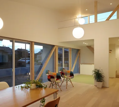 朋友｜斜顶/斜面天花板住宅｜房屋参观｜定制住宅