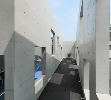 break｜Institutional & Commercial Architecture