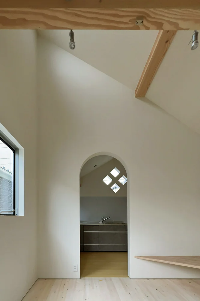 A Residence with Workspace for Living with Cats