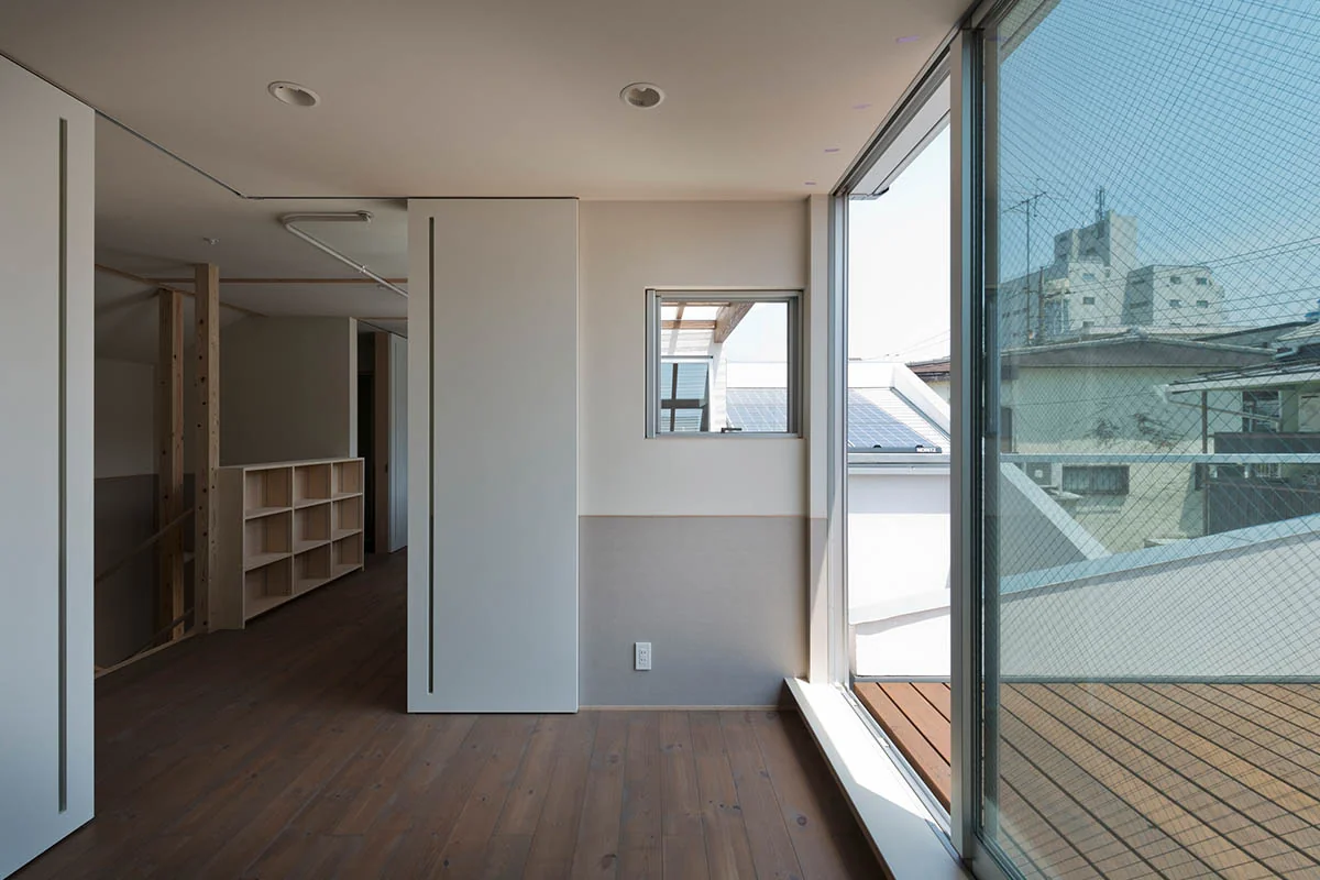 DOG COURTYARD HOUSE