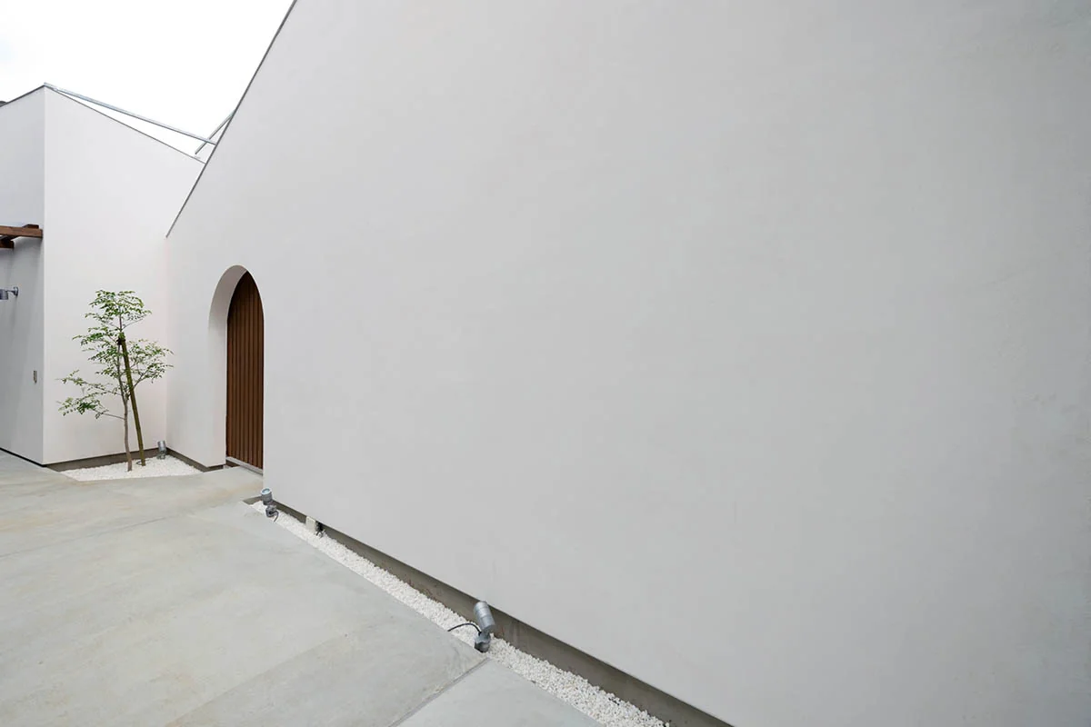 DOG COURTYARD HOUSE