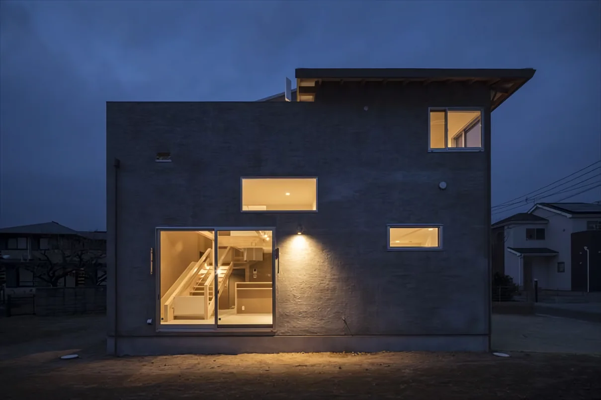 Slope House Designed for Two Large Dogs