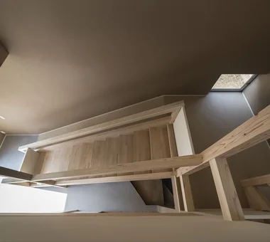 为两只大型犬设计的斜坡住宅｜木之居｜房屋参观｜定制住宅