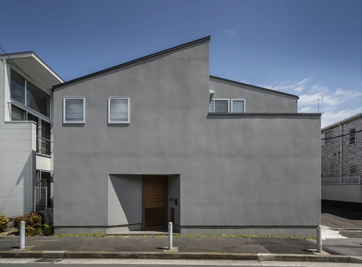 Garage House Featuring a Skip-Floor Design