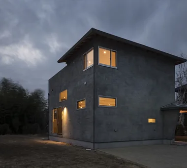 为两只大型犬设计的斜坡住宅｜木之居｜房屋参观｜定制住宅