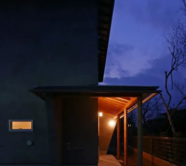 为两只大型犬设计的斜坡住宅｜木之居｜房屋参观｜定制住宅
