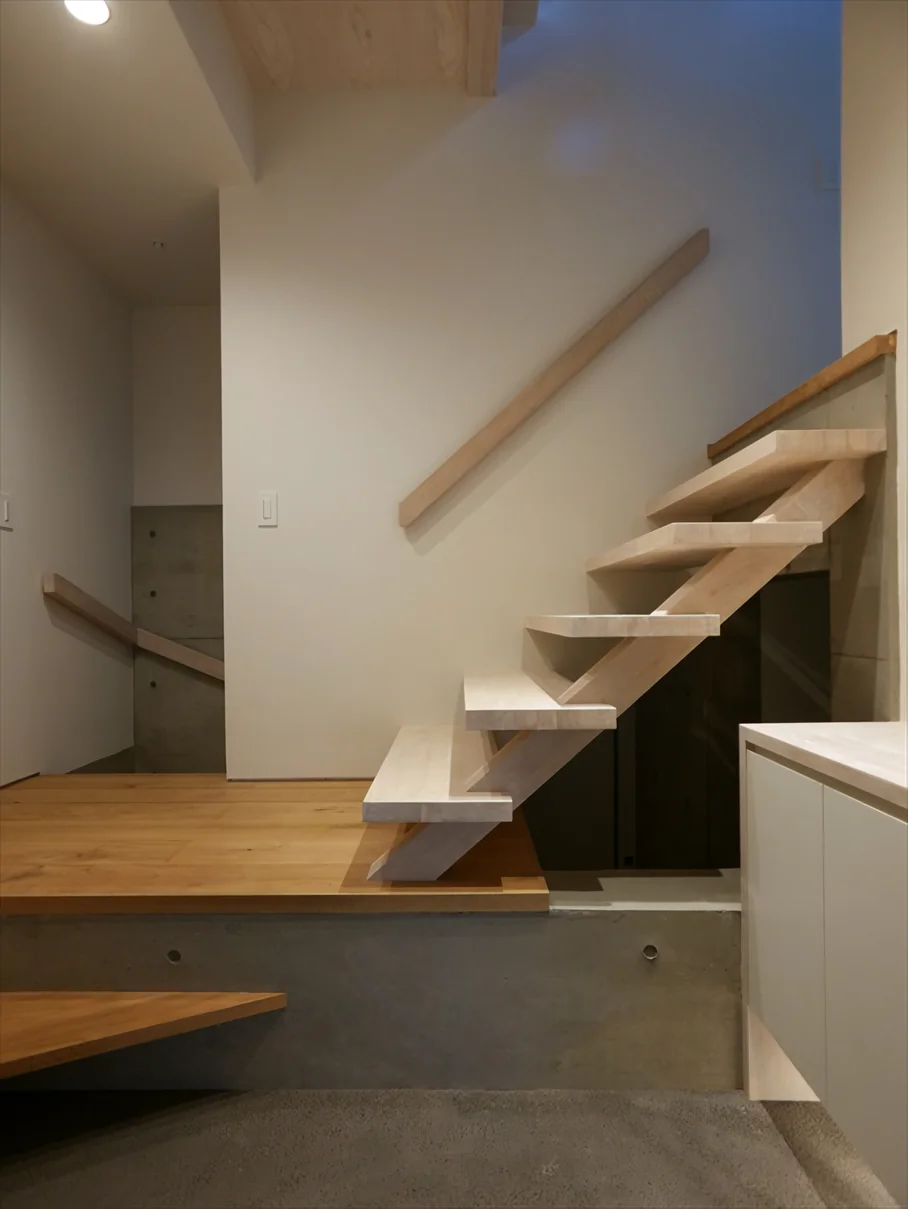Garage House Featuring a Skip-Floor Design