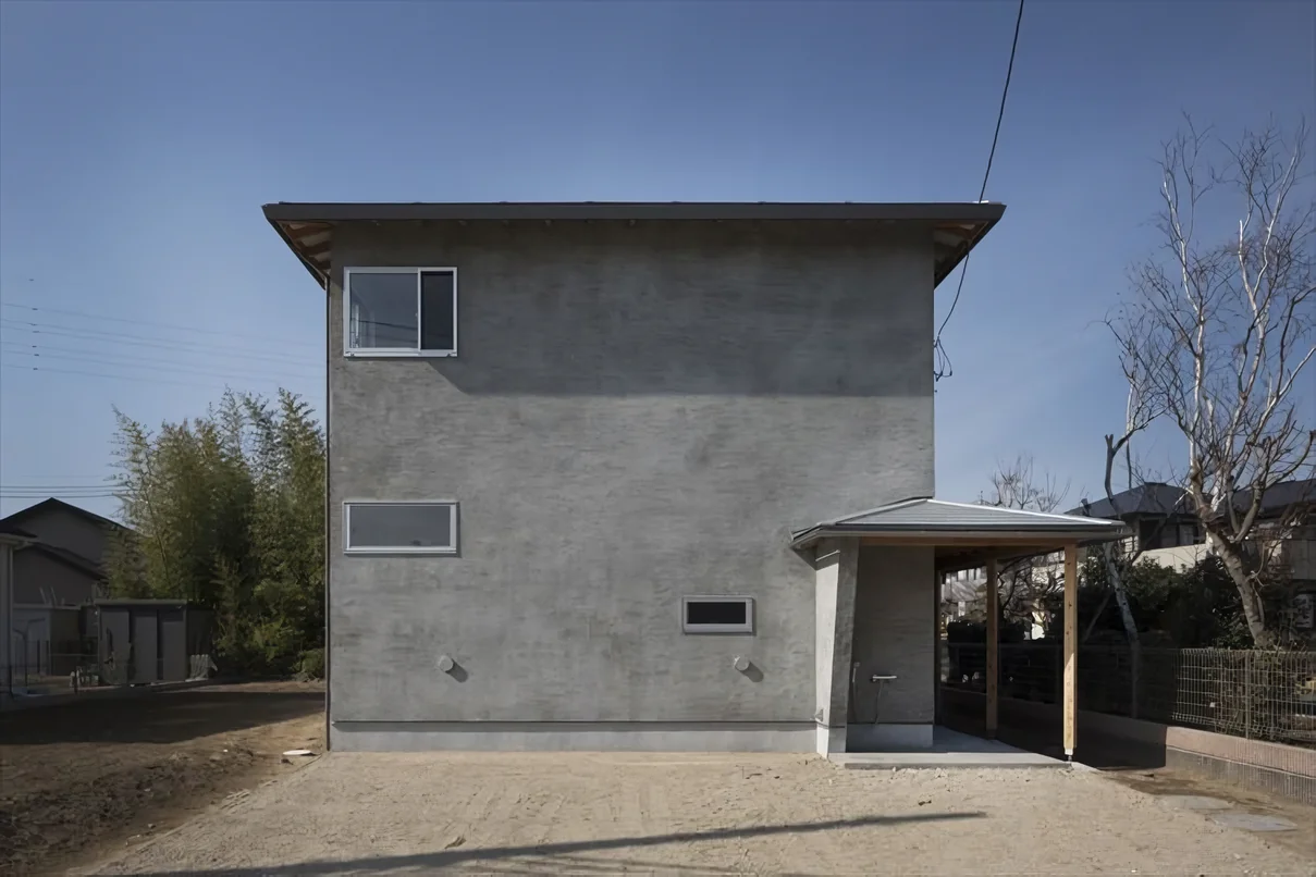 Slope House Designed for Two Large Dogs