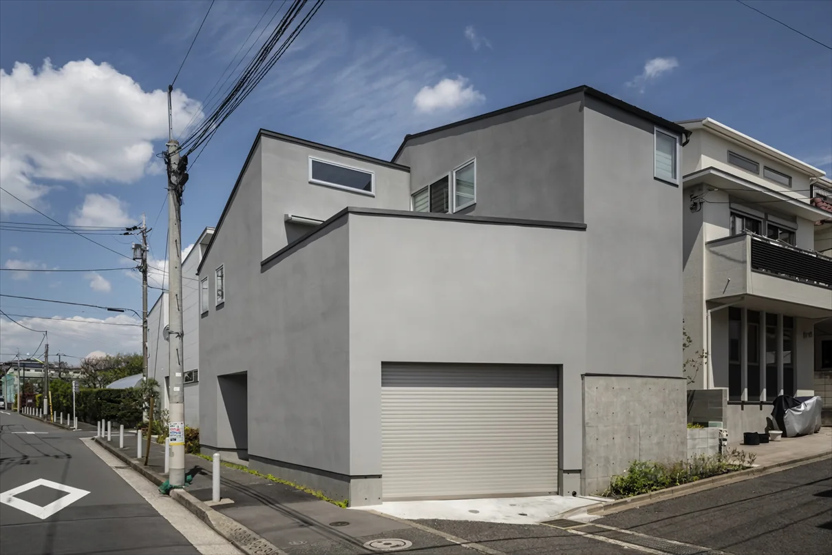 Garage House Featuring a Skip-Floor Design