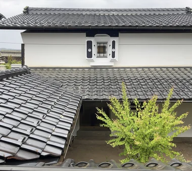 築齡128年古民家改修｜設有壁面書架的住宅｜客製化住宅｜外觀