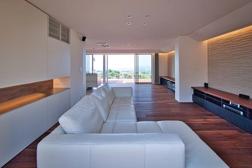 ＋UMI — Renovation Design Contest Jury Special Prize / TDY Remodel Smile Works Contest (TOTO) Excellence Award
