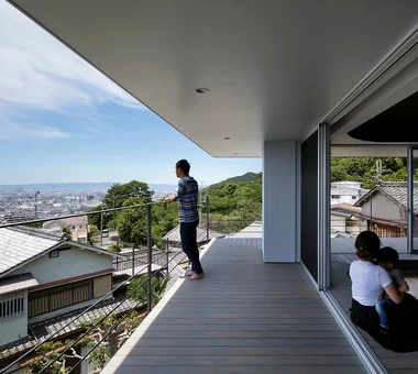 HE10　〜AICA施工例コンテスト 優秀賞〜｜景色を望む家｜注文住宅｜テラス