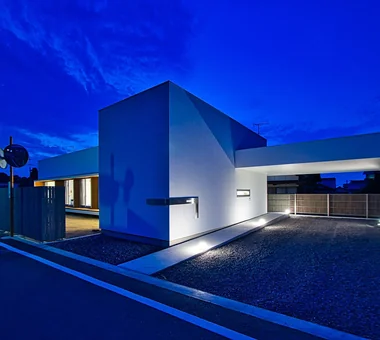 ELL — 如同美術館般、以白色空間裝點的平屋｜平屋住宅｜客製化住宅｜外觀