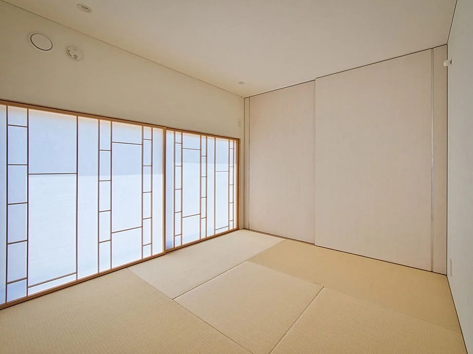 VIA　〜高台に建つ大きなウッドデッキのある家〜