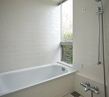 ZUTOCHI　〜雑木林に住む〜｜コンテンポラリーデザインの家｜注文住宅｜浴室