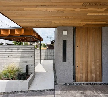ZUTOCHI　〜雑木林に住む〜｜コンテンポラリーデザインの家｜注文住宅｜アプローチ