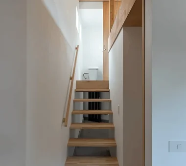 寝屋川の家｜コンパクトハウス｜注文住宅｜階段