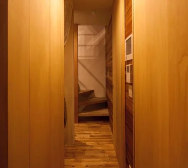 House in Shirokane｜Modern Residences｜Corridor｜Custom-built house