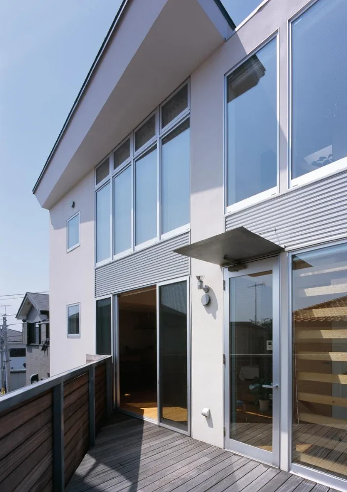 茅ヶ崎の家 + Max Clean Studio
