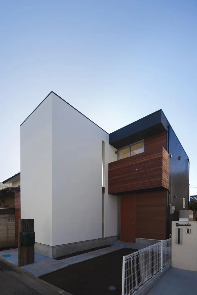 House M in Komae