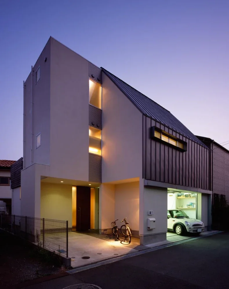 茅ヶ崎の家 + Max Clean Studio