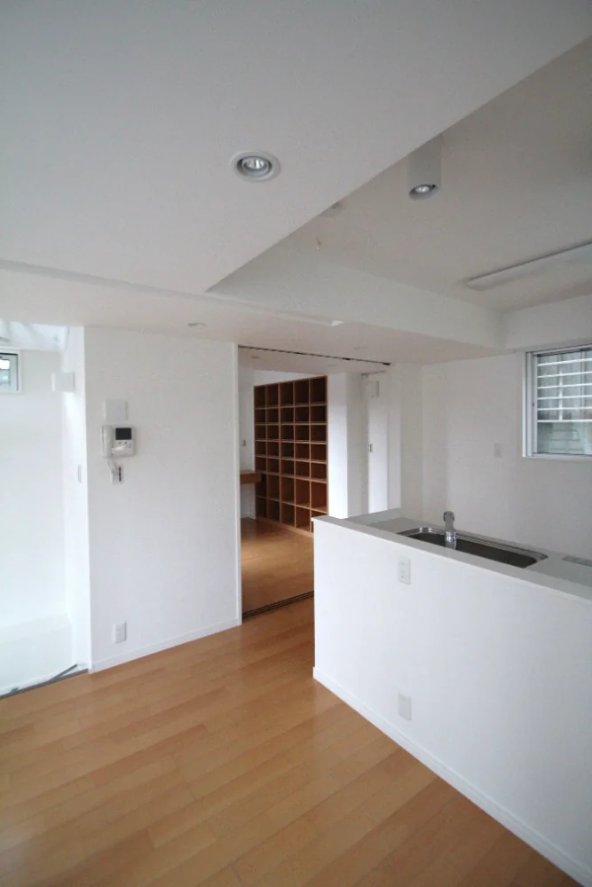 ダイニングからワークスペースを眺める