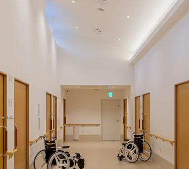 老健施設：介護老人保健施設の増築｜白と光と介護｜プロジェクト