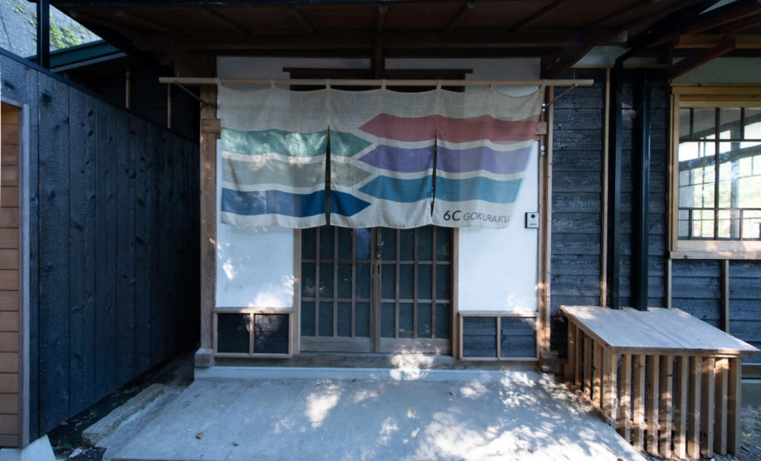 古民家民泊のエントランス｜古民家を民泊に変える　6C GOKURAKUJI