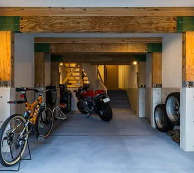 門戶厄神車庫住宅｜引入自然光的住宅｜客製化住宅｜車庫