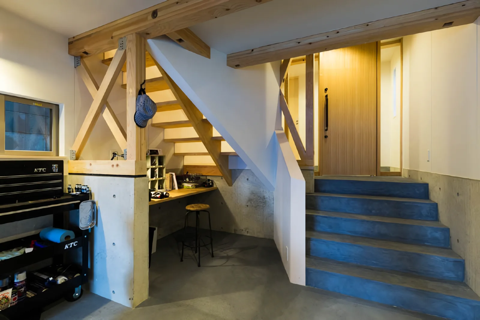 Garage House at Mondo Yakujin