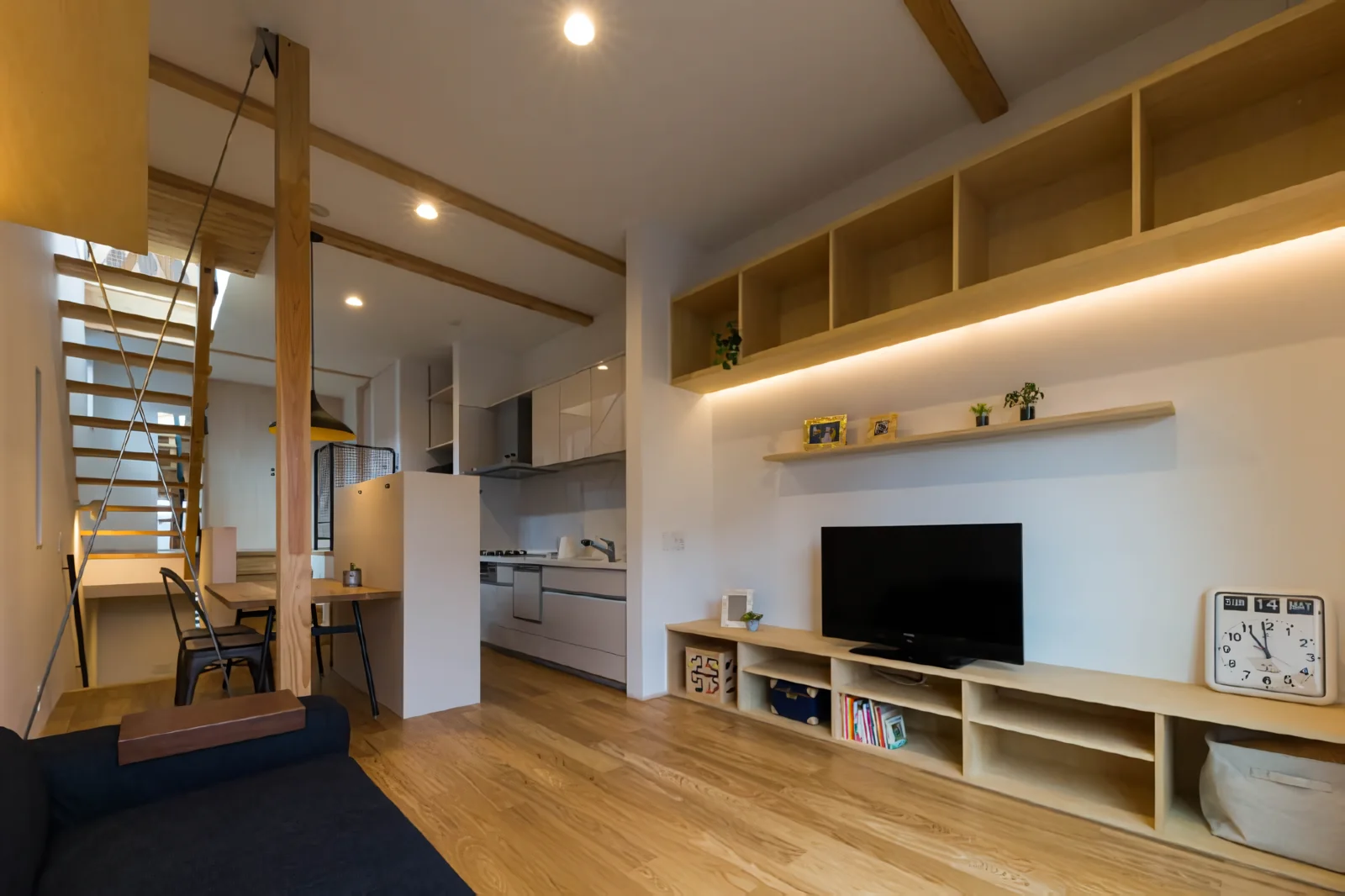 Garage House at Mondo Yakujin