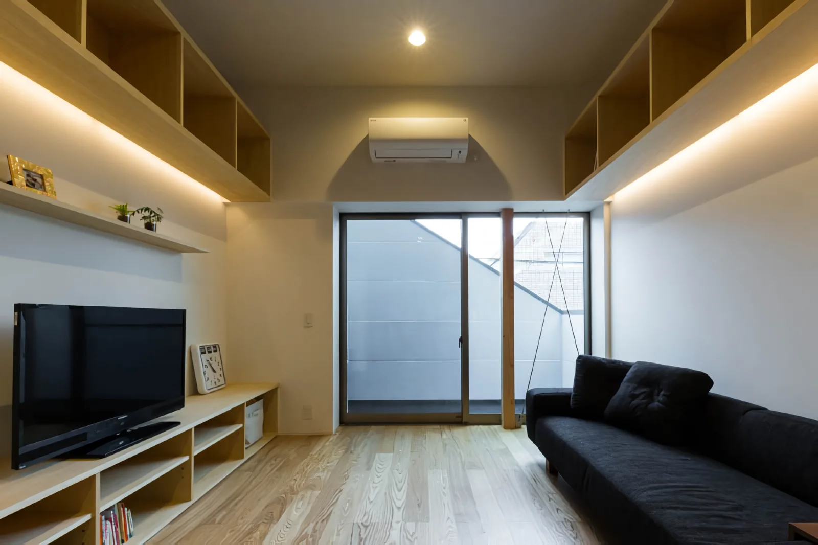 Garage House at Mondo Yakujin